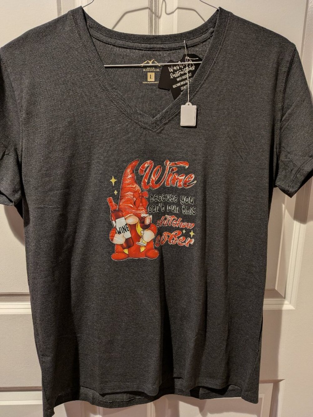 Women's Large Wine Gnome T-Shirt Dark Gray V-Neck Wine Lover Tee Christmas NWT